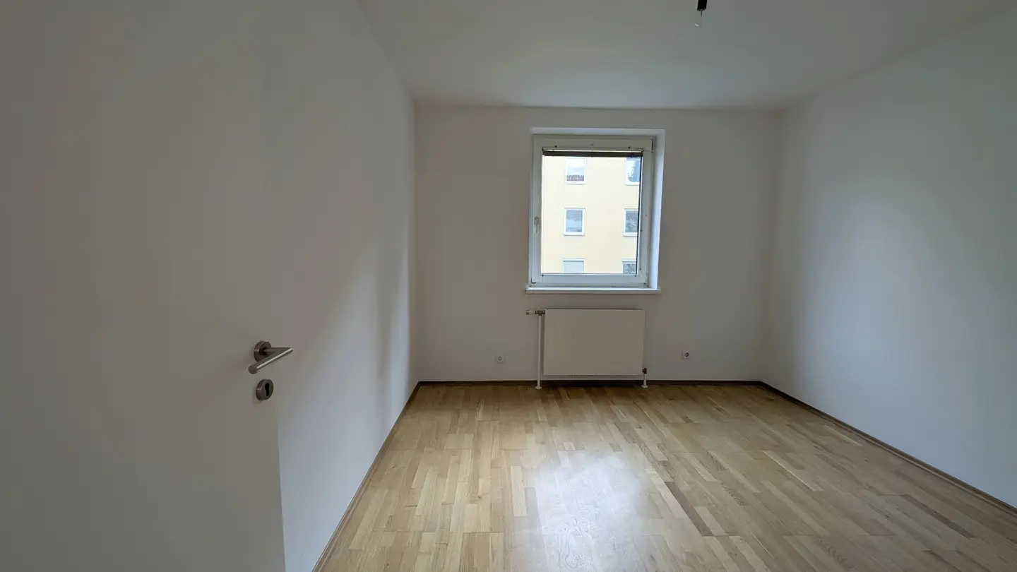 Helle Wohnung in ruhiger Seitengasse mit Lift