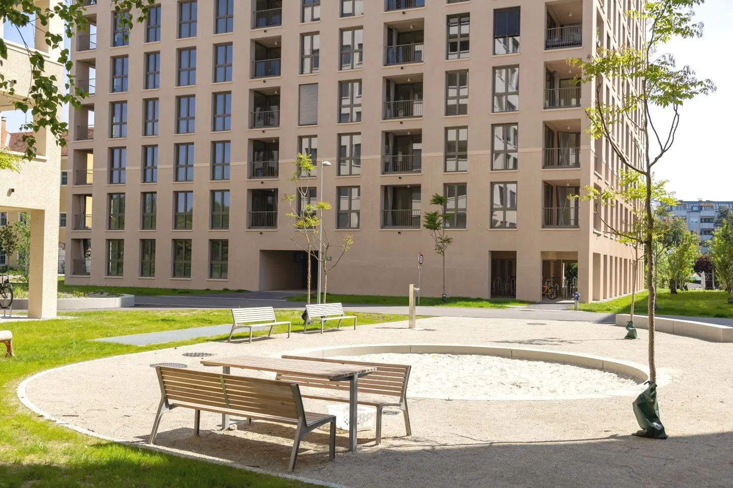 Wohnung in grüner Oase nahe Park und Fluss