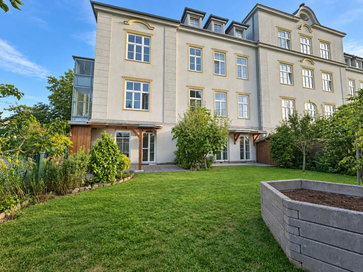 Traumhafte 4-Zimmer-Wohnung mit Eigengarten mit Blick auf das Stift Melk