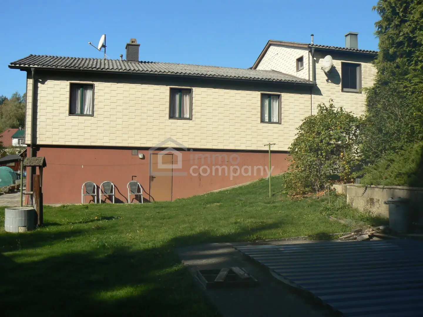 Large single-family house with terrace in Waldhausen, top price, in need of renovation