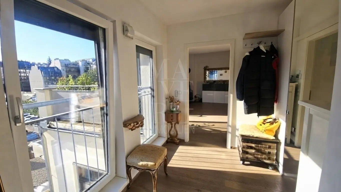 Dreamful attic maisonette with 2 terraces