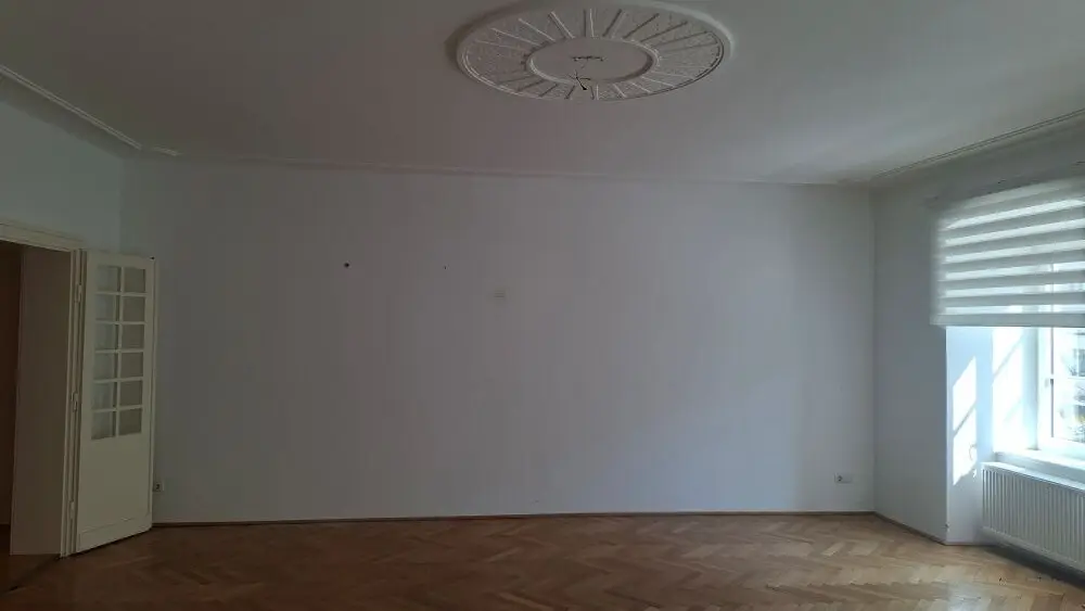Sanierte Wohnung am Stadtplatz mit moderner Küche