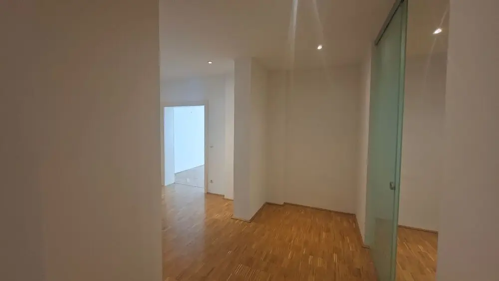 Sanierte Wohnung am Stadtplatz mit moderner Küche