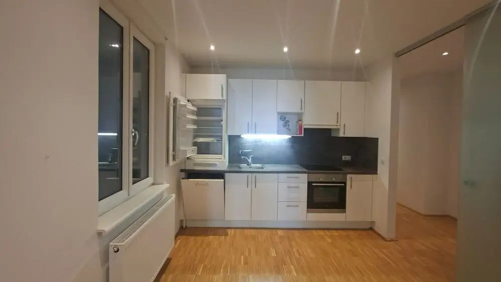 Sanierte Wohnung am Stadtplatz mit moderner Küche