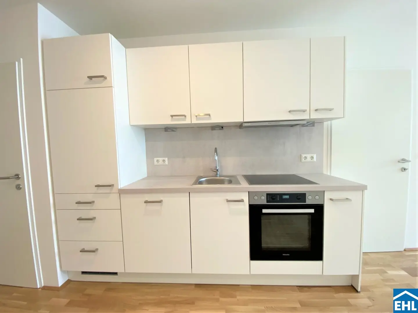Stunning 2-room apartment with loggia