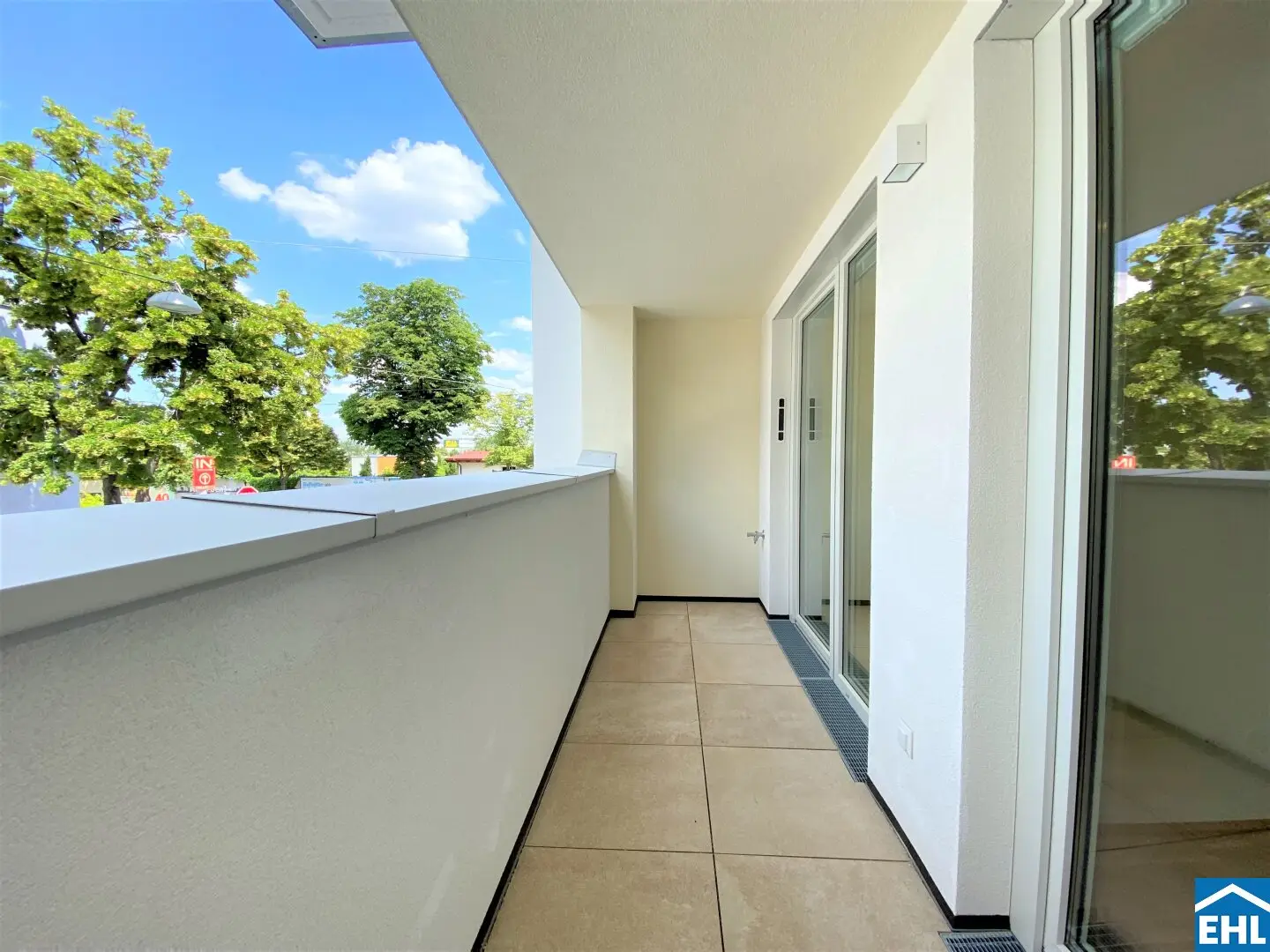 Stunning 2-room apartment with loggia