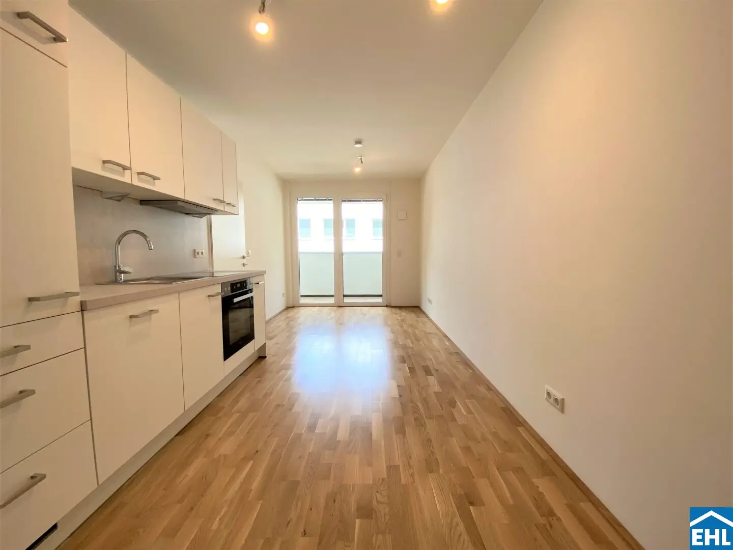 Stunning 2-room apartment with loggia