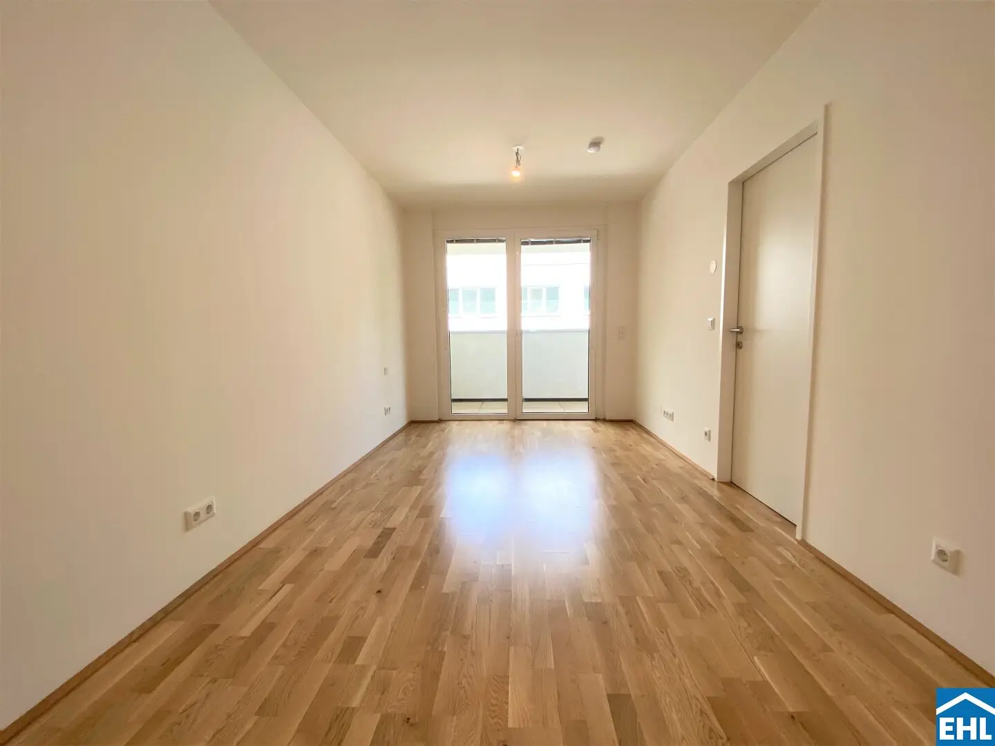 Stunning 2-room apartment with loggia