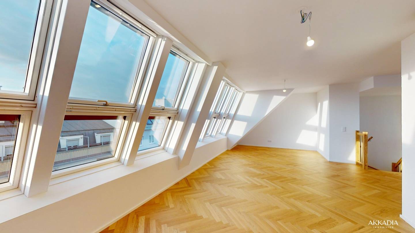 Attic Conversion I 4 Rooms I Terrace