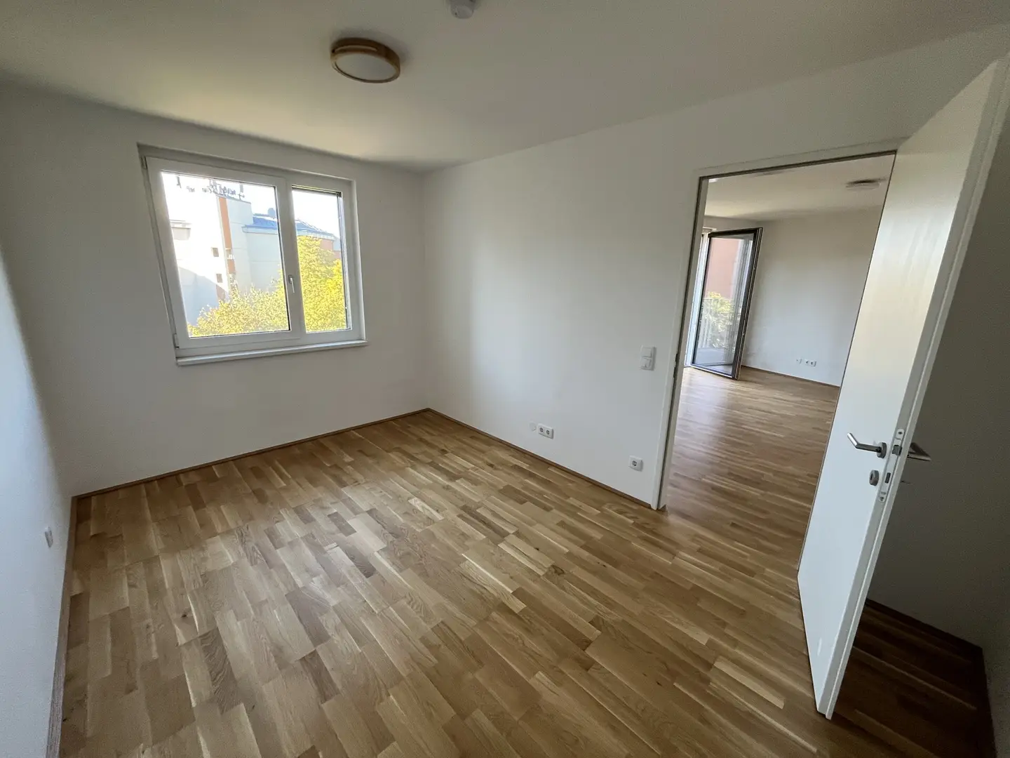 Wohnung mit balcony and open kitchen