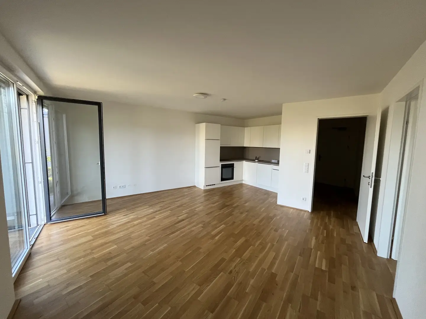 Wohnung mit balcony and open kitchen