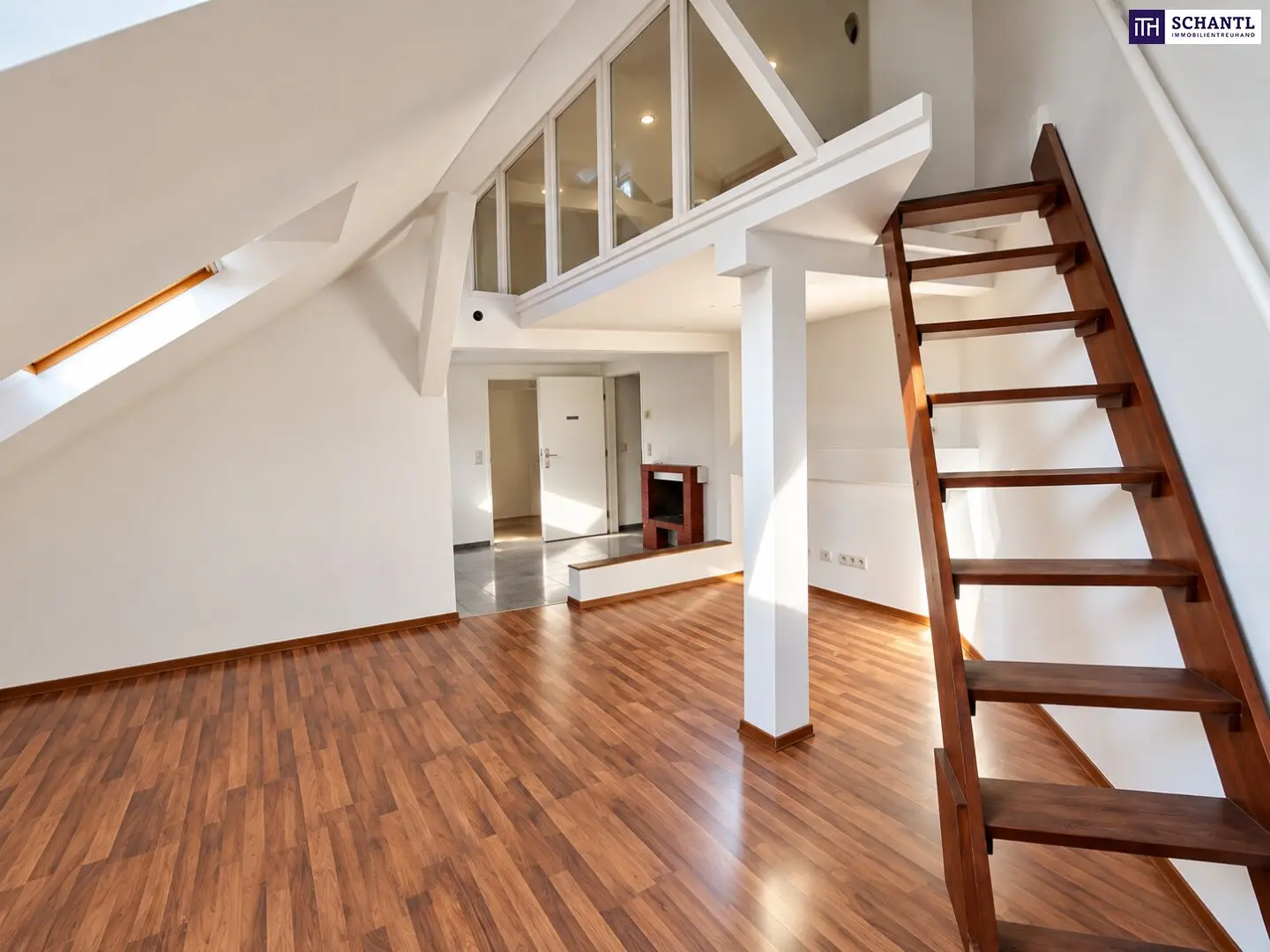 AB SOFORT ++ Großzügige 2- Zimmerwohnung mit extra Küche und Galerie + U3 Schlachthausgasse +