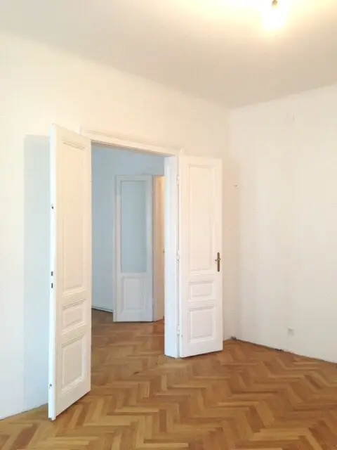 FROM JANUARY 2027! Beautiful 2.5-room period apartment in the heart of the 6th district