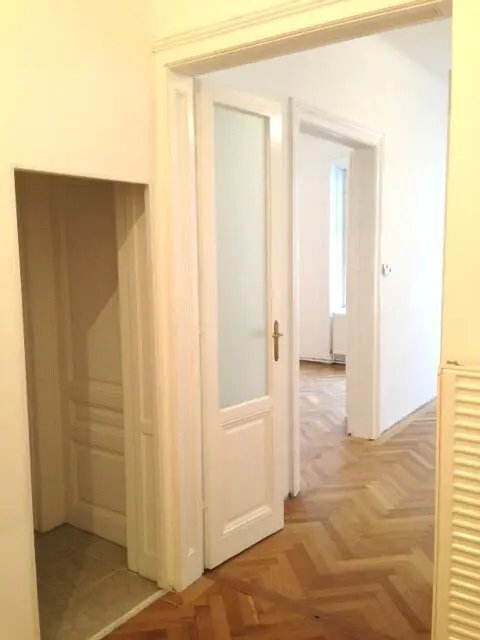FROM JANUARY 2027! Beautiful 2.5-room period apartment in the heart of the 6th district