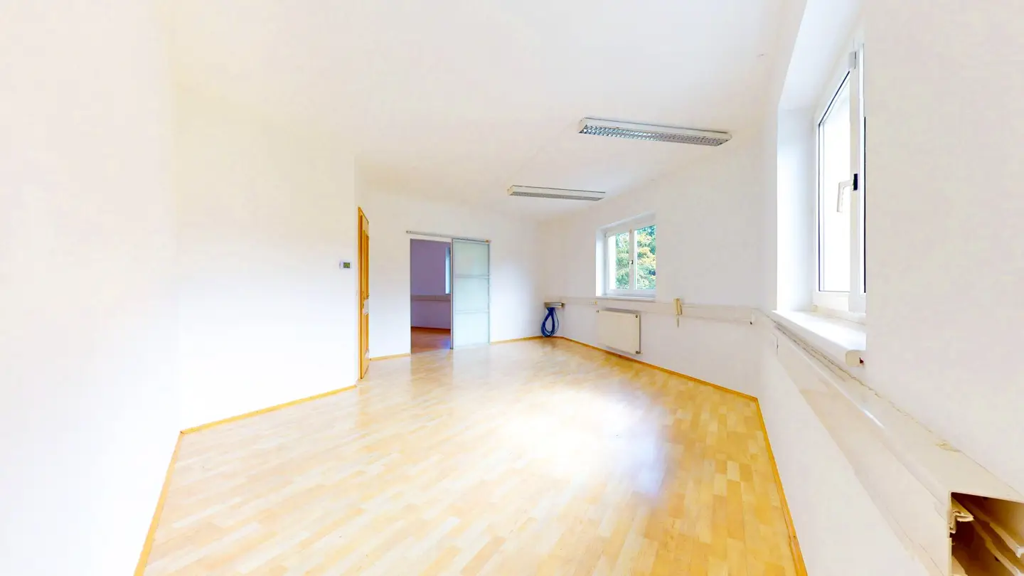 54 m² office with two rooms and parking in Klagenfurt