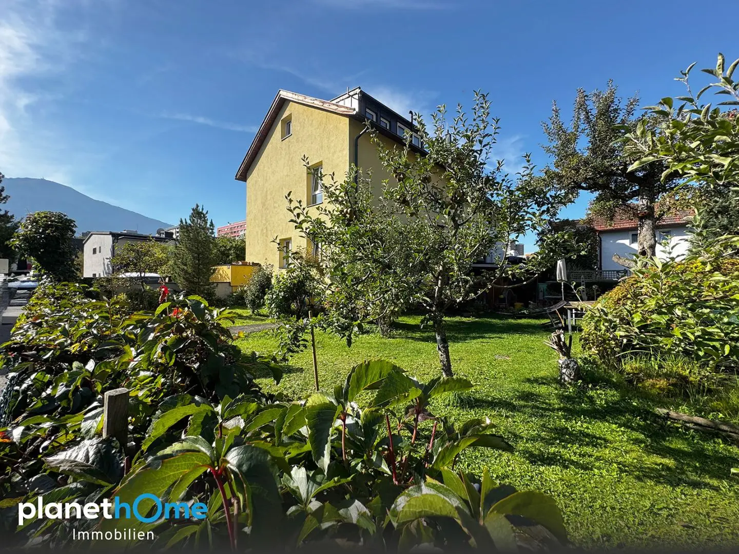 Sonniger Privatgarten und Entwicklungspotenzial Wohnung