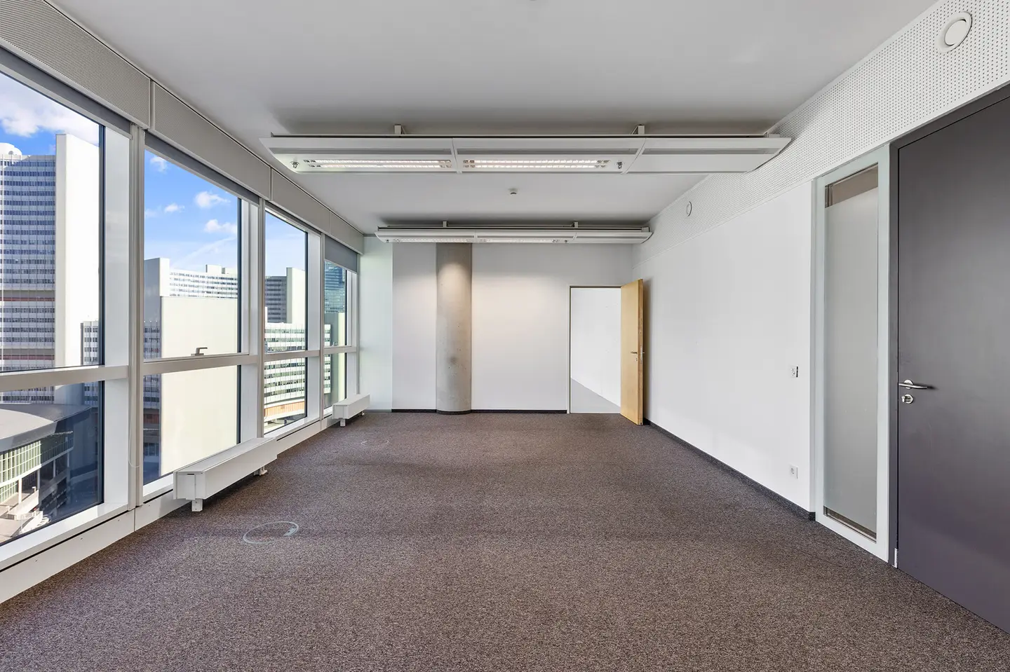 Helle Wohnung im Tech Gate mit Skyline und Donaublick