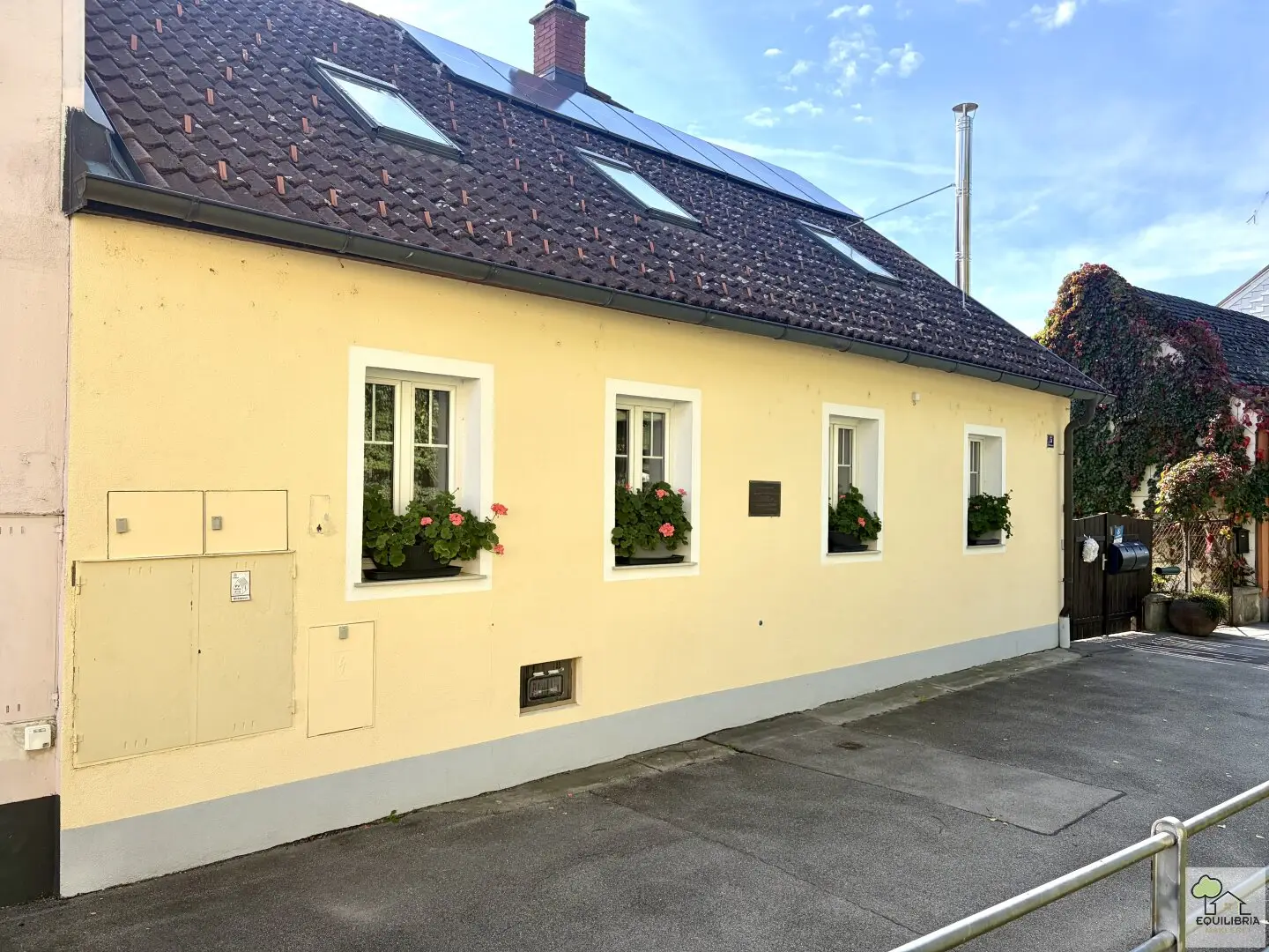 Living with character in a stylish former winemaker's house
