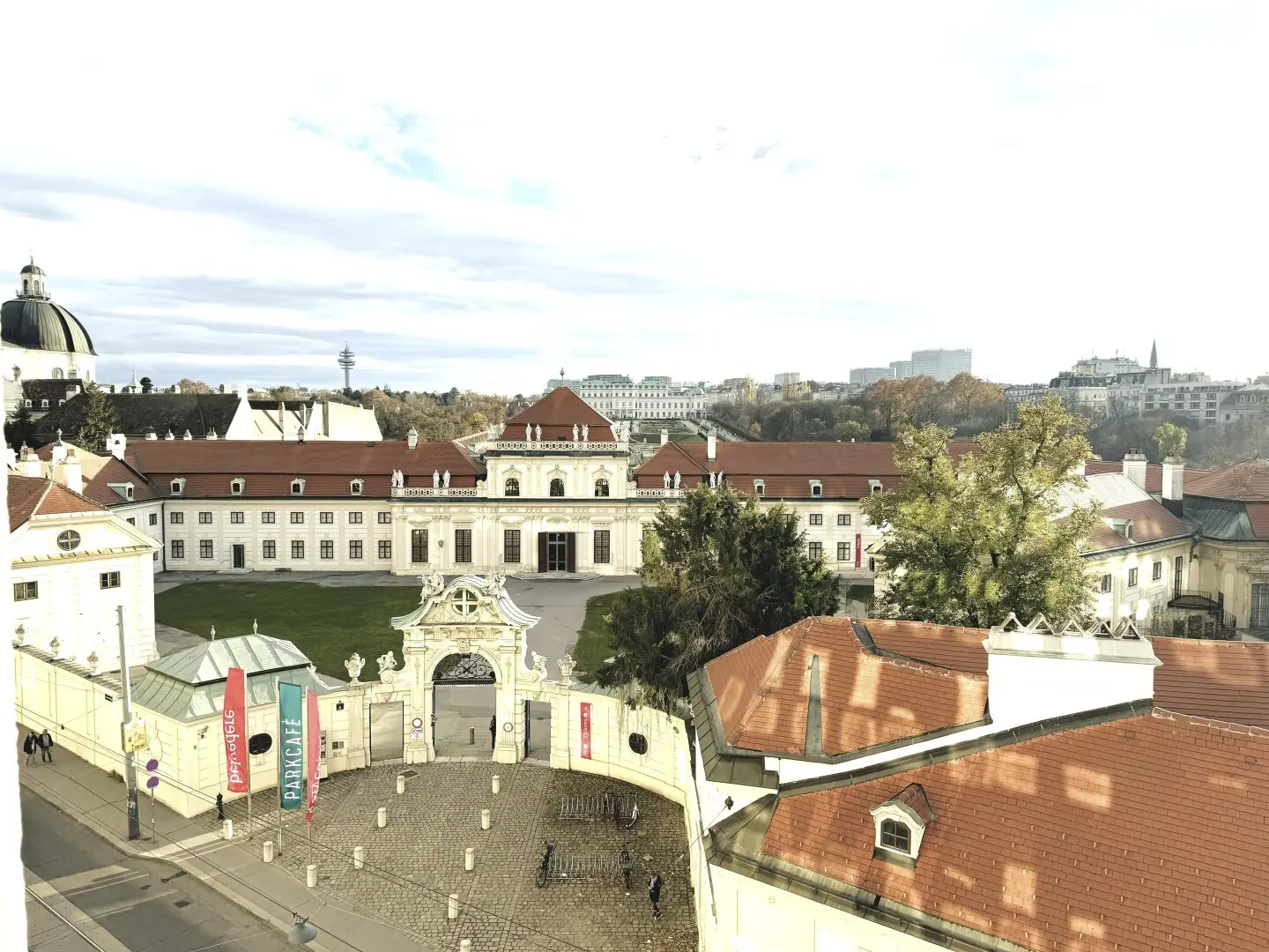 Top Office by Belvedere Palace