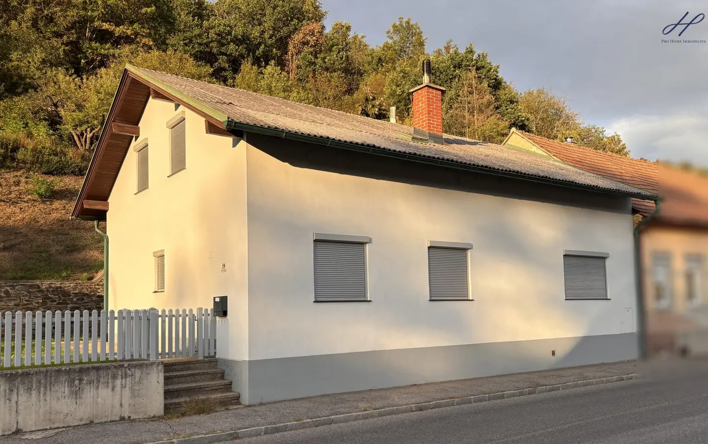 Plenty of space to feel at home! Well maintained house with 155 m², 5 rooms and rooftop terrace in Lockenhaus