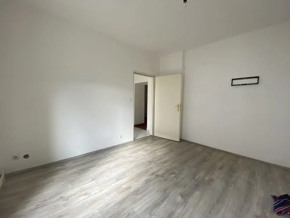 Between Eggenberg Palace and FH Joanneum - Centrally located 3-room apartment with separate kitchen in Georgigasse