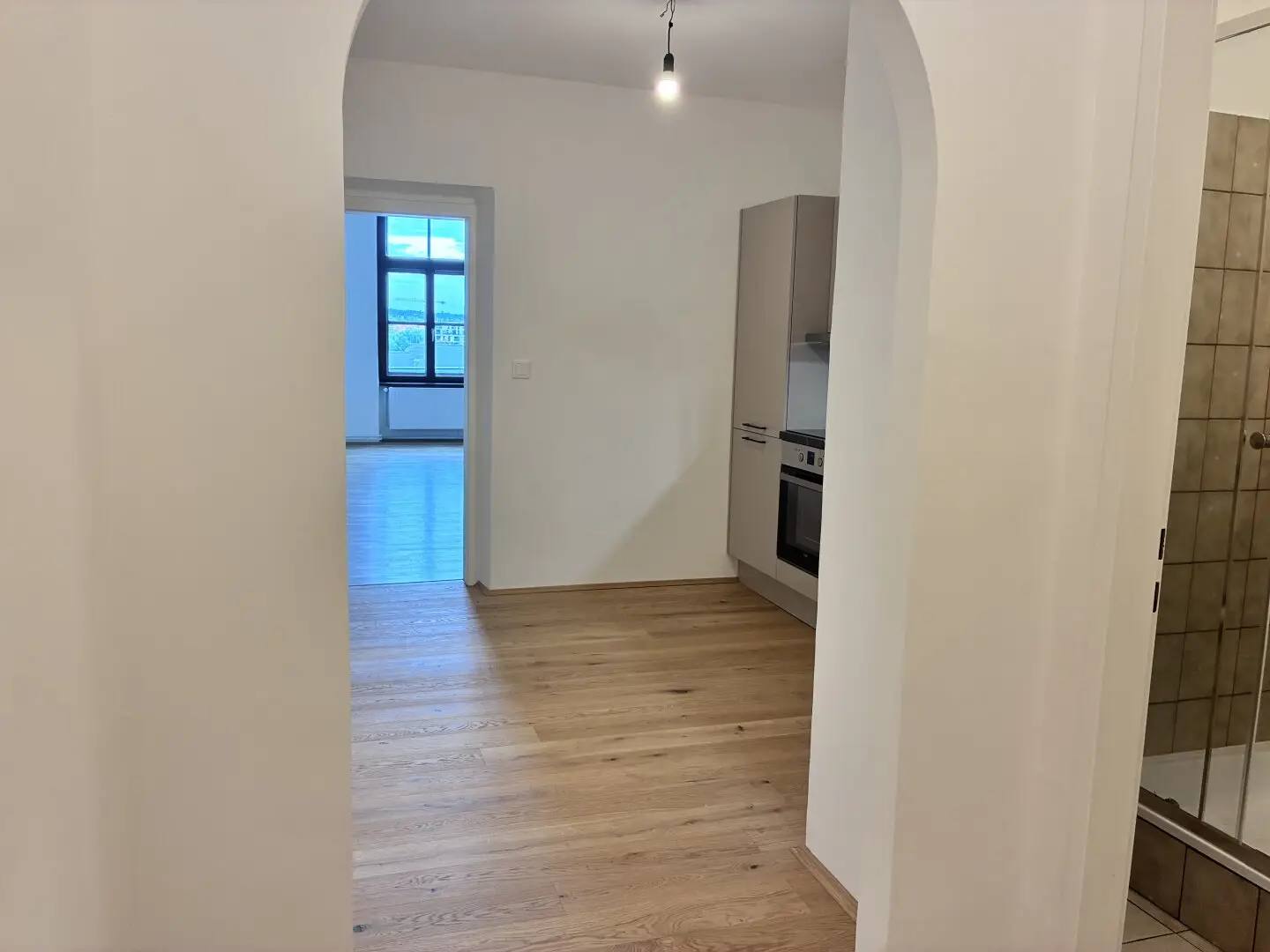 Graz-Nähe Hauptbahnhof: Erstbezug nach SANIERUNG! Charmante 1-Zimmer-Wohnung mit guter öffentlicher Verkehrsanbindung!