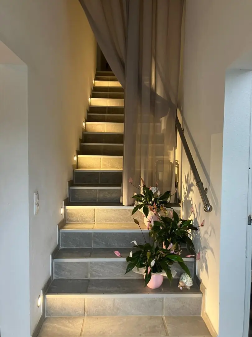 Hallein: Vielseitig nutzbare Gewerbehalle mit Showroom
