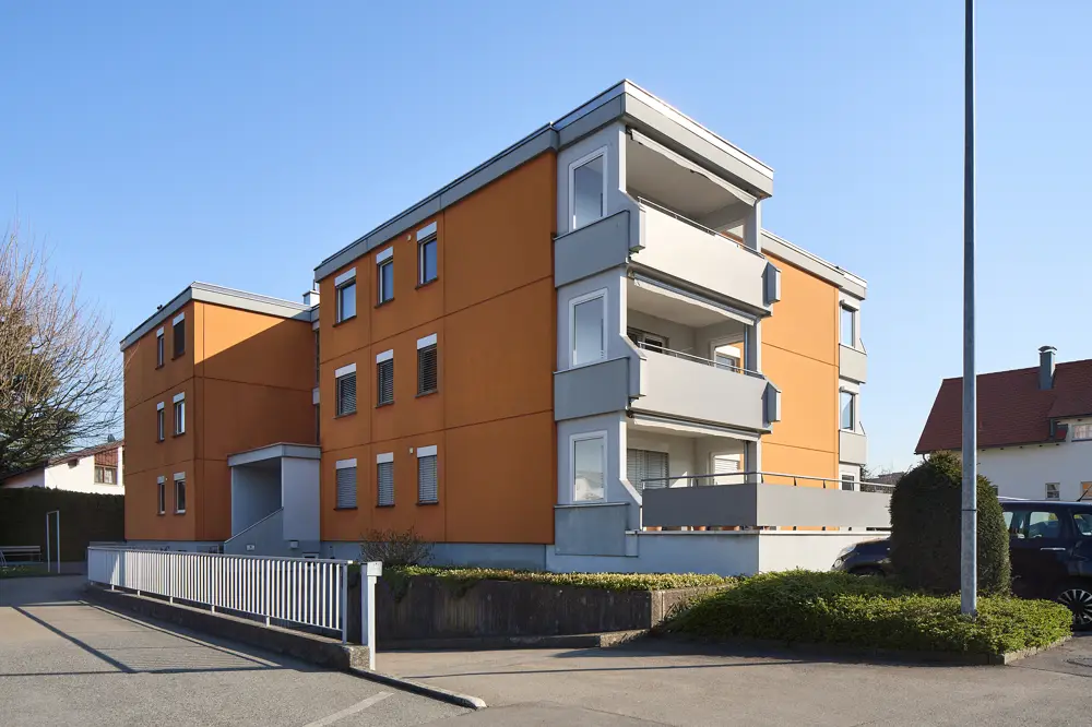 Ruhig gelegene Dachgeschosswohnung mit Balkon am Rheindamm