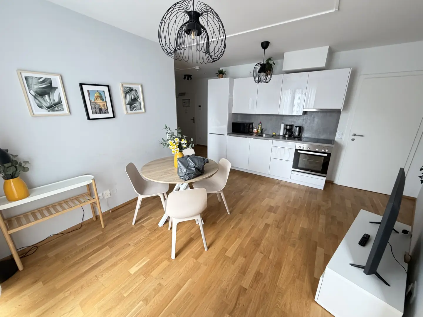 Möblierte Wohnung mit Terrasse und Echtholzparkett