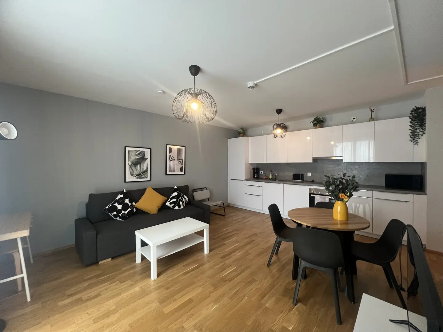 Erdgeschosswohnung with terrace and private garden fully furnished