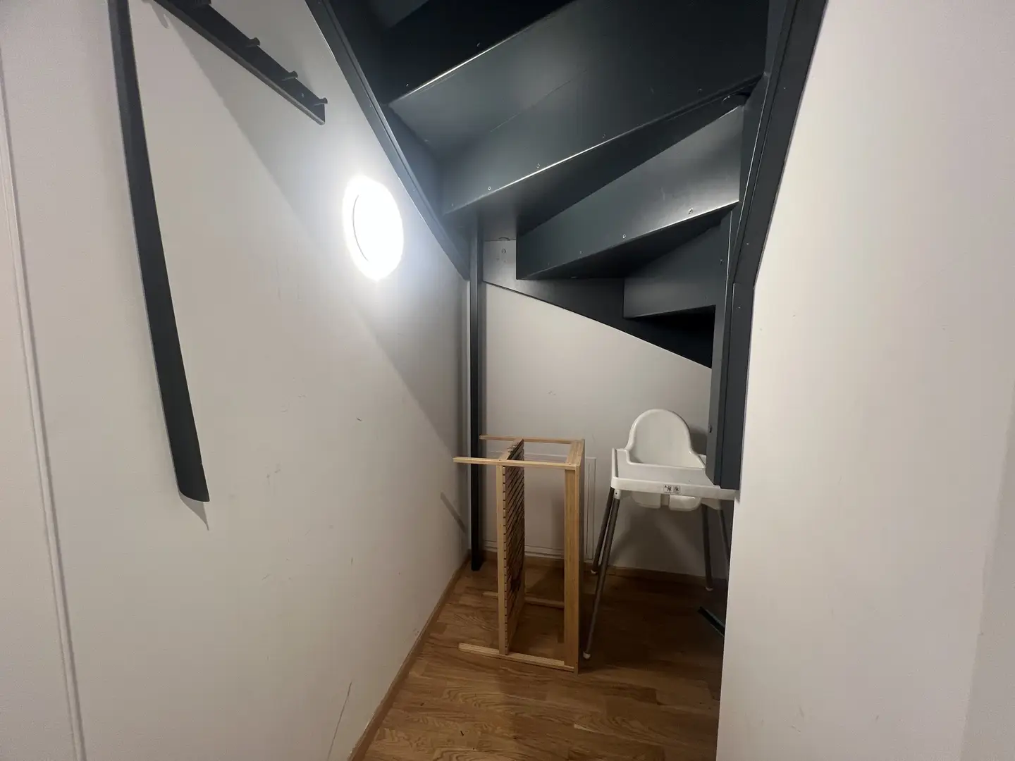 Vollmöblierte Wohnung mit Terrasse und Parkett