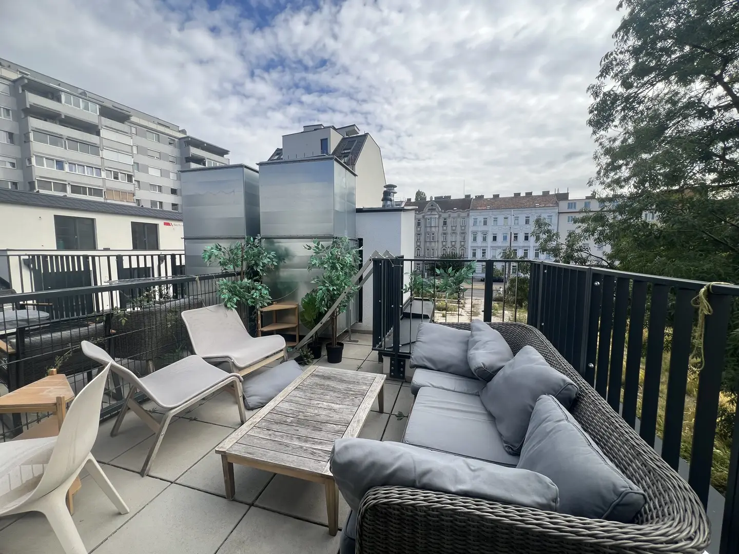 Furnished Wohnung with terrace and parquet