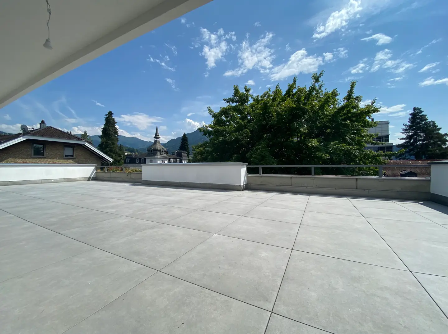 Modernisierte Dachgeschosswohnung mit großer Südterrasse