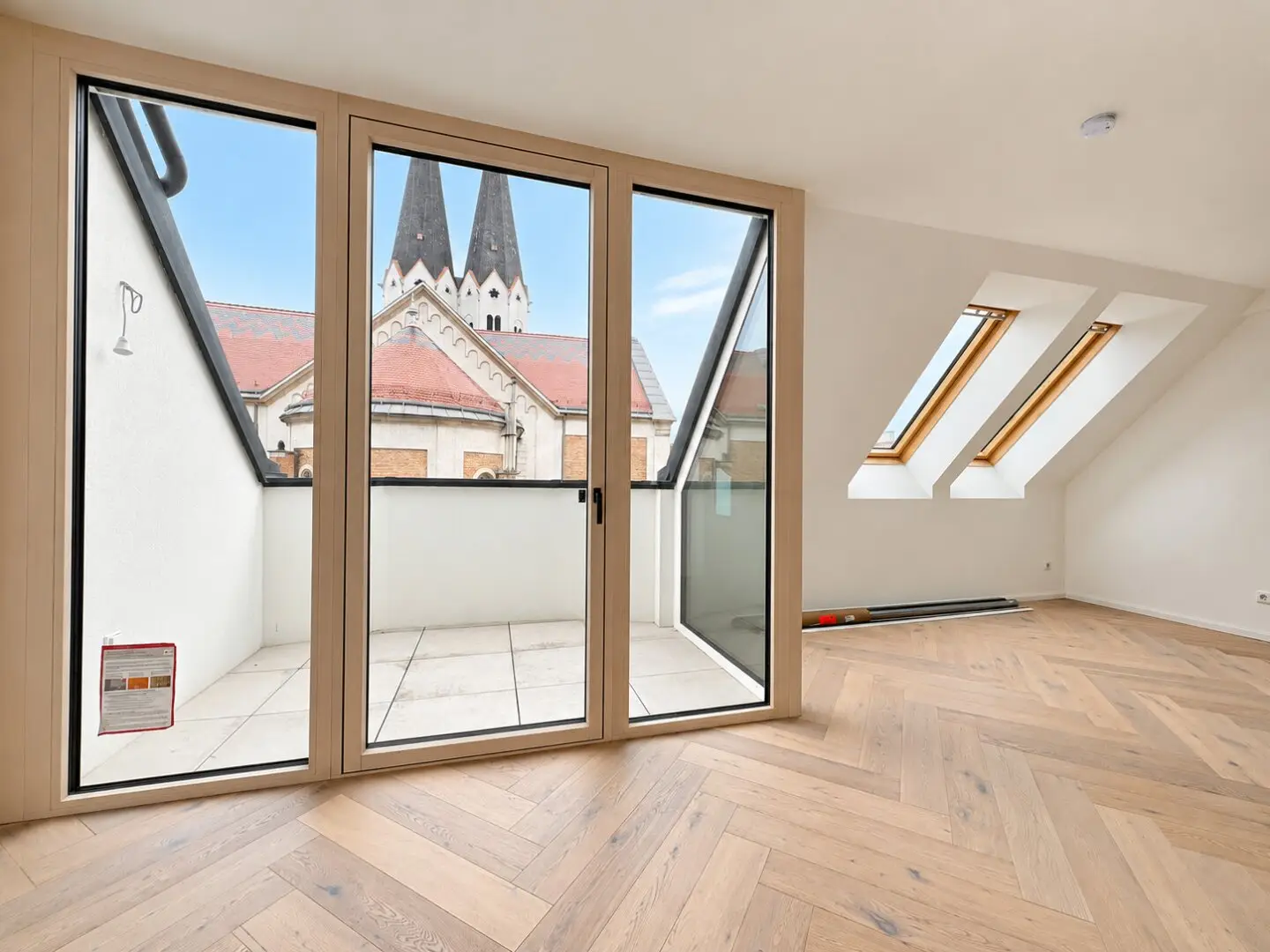 EINZIGARTIGER AUSBLICK -  ERSTBEZUG - ca. 63 m² WFL - 2 Zimmer - Terrasse