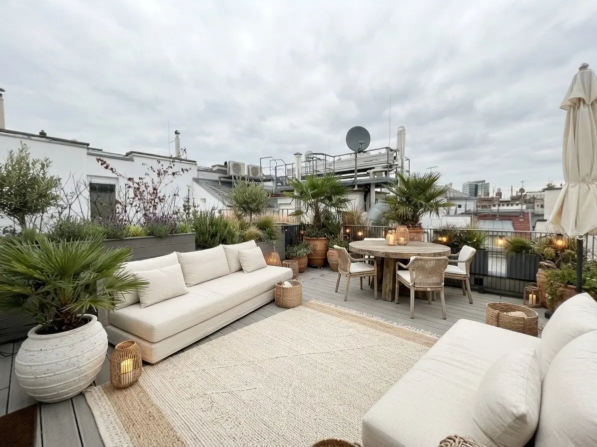 1010 Modern living above the rooftops of the Inner City Air-conditioned 5-room penthouse maisonette with spacious terrace, 3 bathrooms and 3 WCs