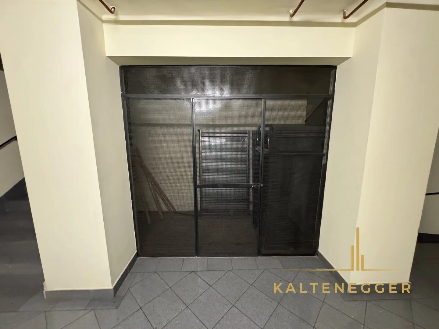 Small storage in central location near Volkstheater/Museumsquartier