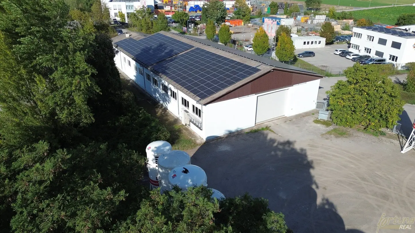 MORE SPACE FOR YOUR BUSINESS – 515 m² commercial hall in Reichersdorf