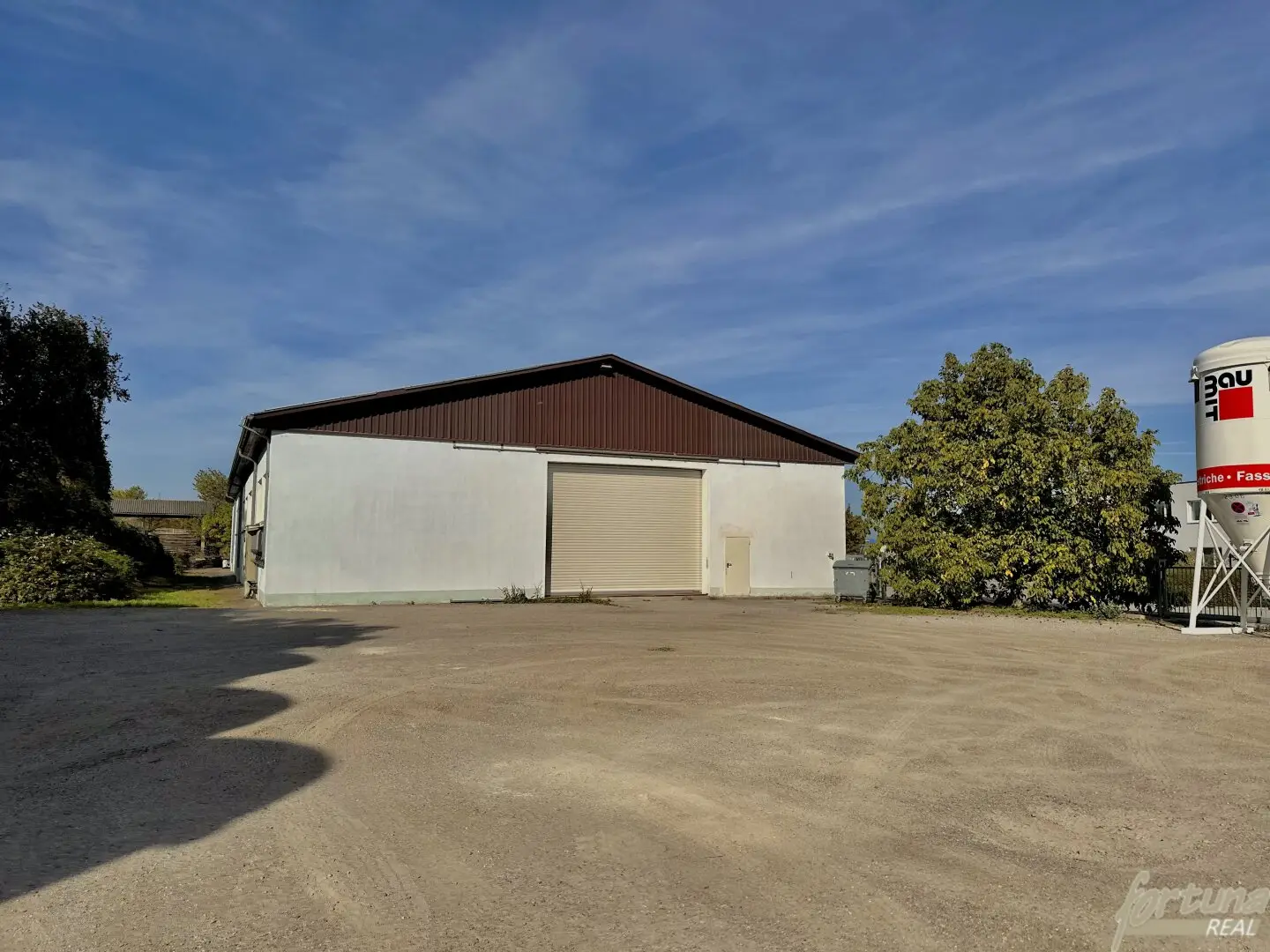 MORE SPACE FOR YOUR BUSINESS – 515 m² commercial hall in Reichersdorf