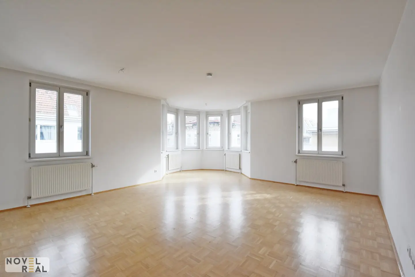 Sonnige 3 Zimmer Wohnung mit einem großzügigem Wohnbereich
