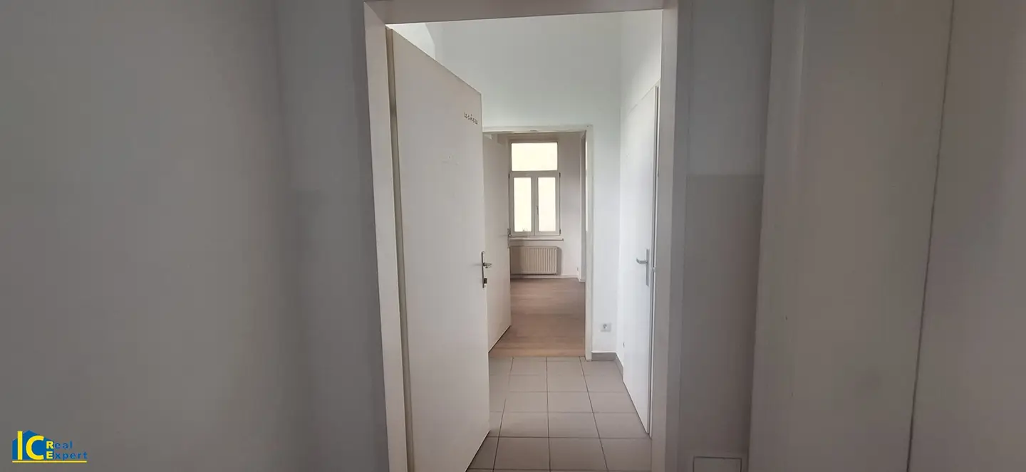 Unbefristete 2 Zimmer Wohnung mit Gartenmitbenützung
