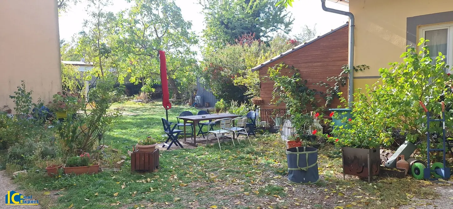 Unbefristete 2 Zimmer Wohnung mit Gartenmitbenützung