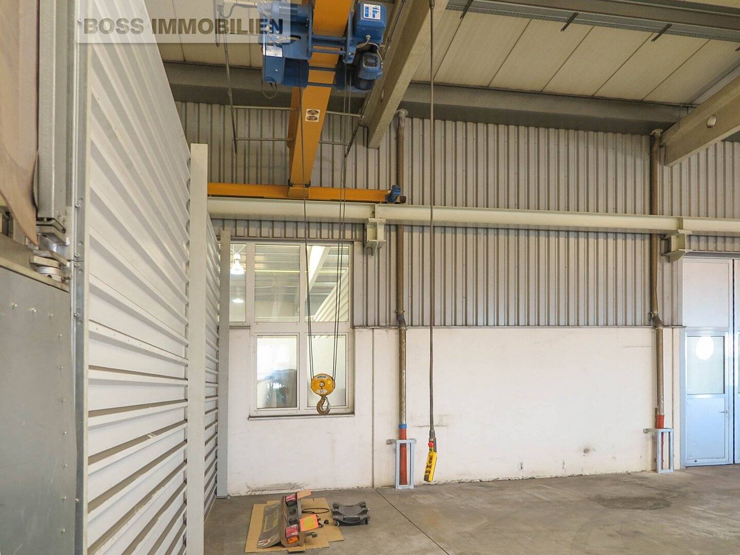 1170 m² hall with excellent transport connections