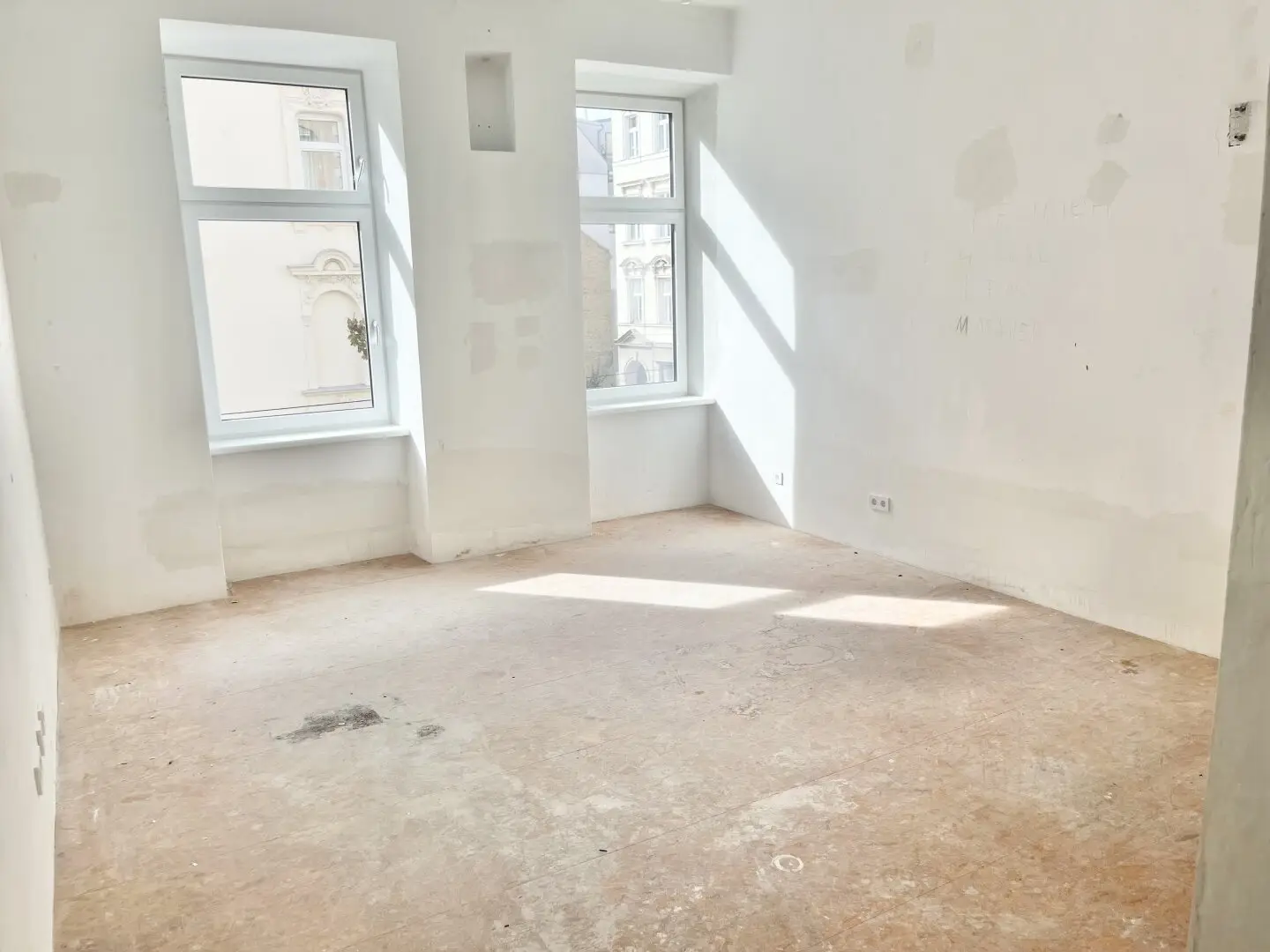 Altbauflair in Hernals - Unbefristete 1-Zimmer-Wohnung mit Potenzial