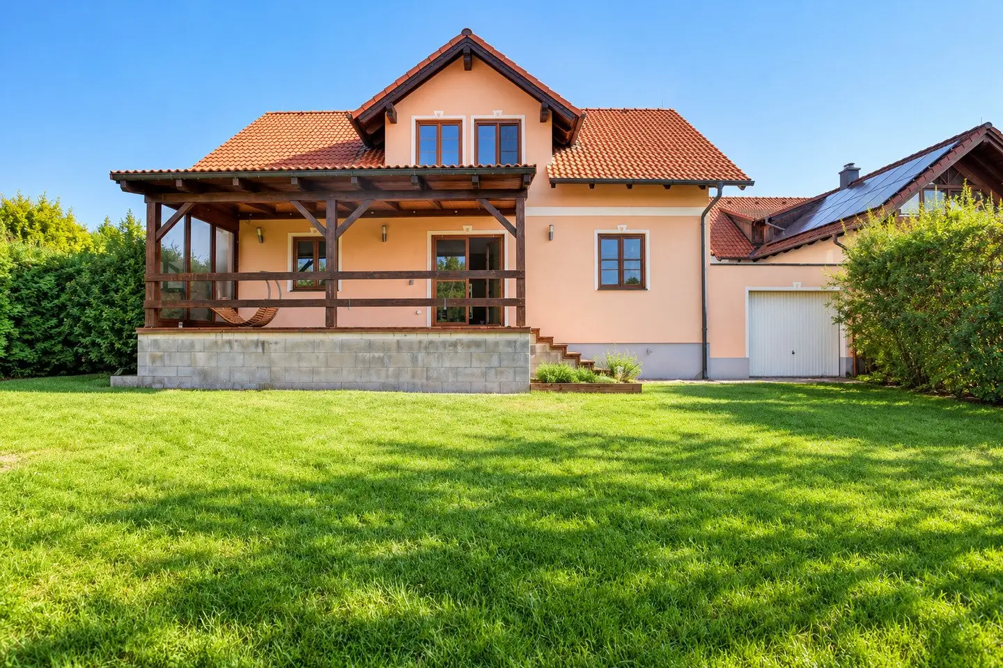 Ihr neues Zuhause mit Pool, Garage und Blick ins Grüne – Ruhelage in Probstdorf