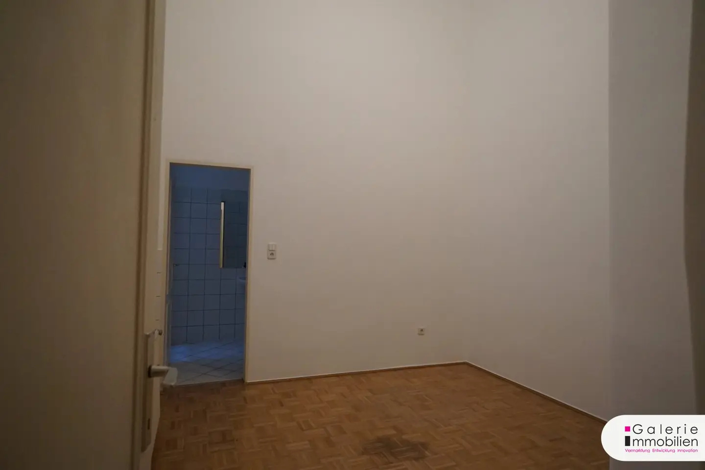 Hofseitiges Zimmer