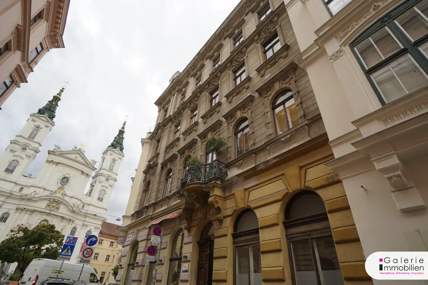 Erdgeschossbüro bei der Piaristenkirche