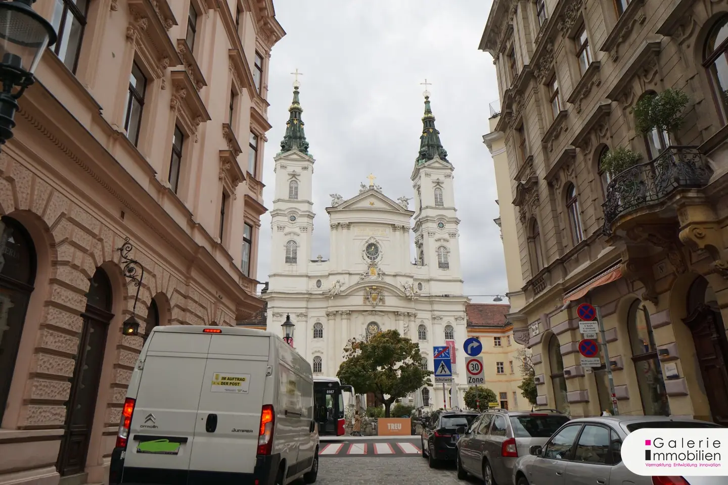 Erdgeschossbüro bei der Piaristenkirche