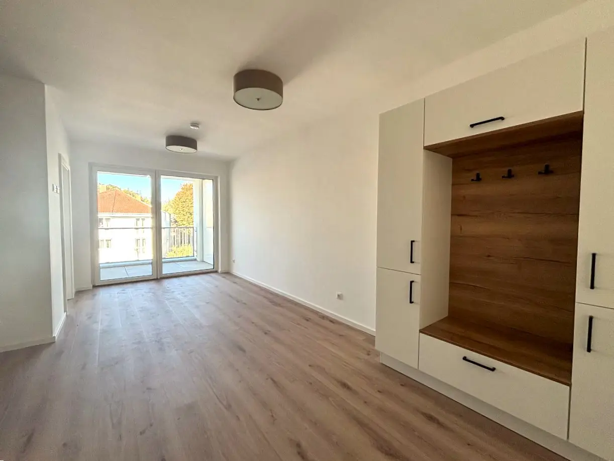 Newly completed Wohnung with loggia and lift in prime location