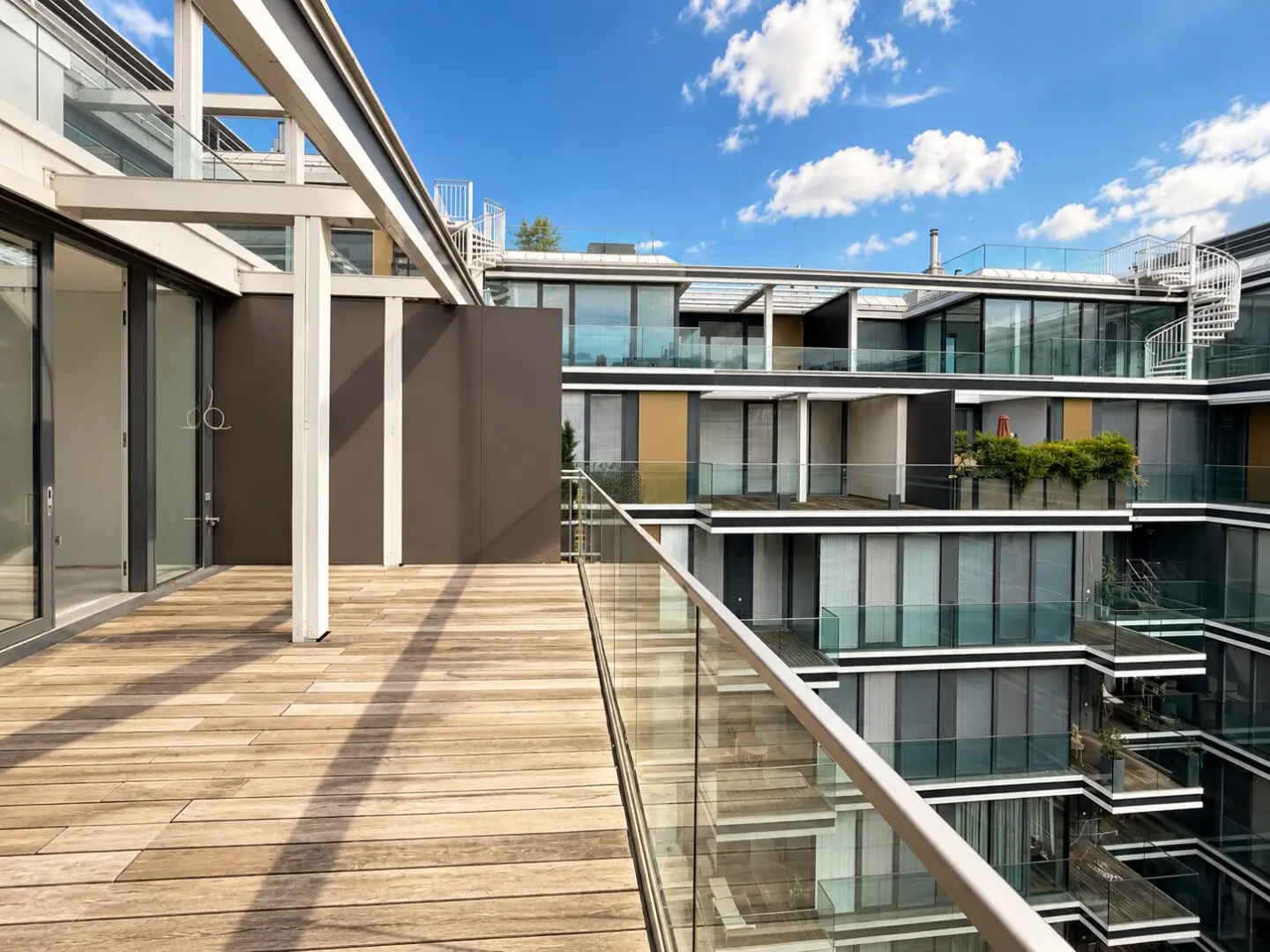 Exclusive 2-room attic apartment with spacious terrace | The Ambassy – Parkside Living
