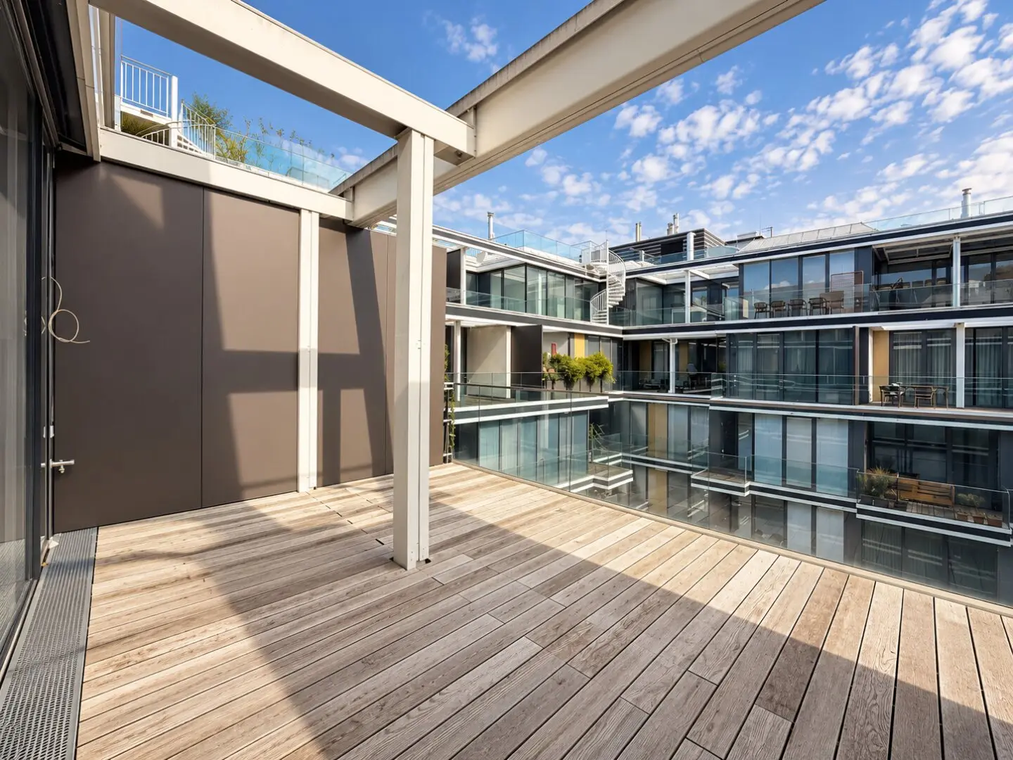 Exclusive 2-room attic apartment with spacious terrace | The Ambassy – Parkside Living